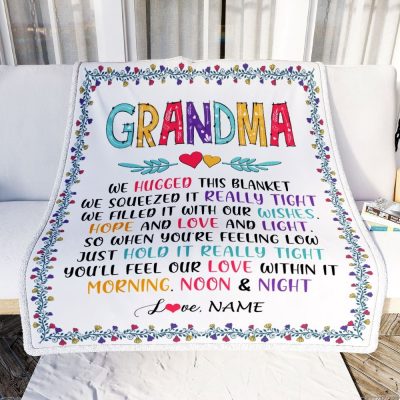 Grandma Blanket From Grandkids We Hugged This Blanket, Personalized Blanket For Mom, Mother's Day Gifts Blanket