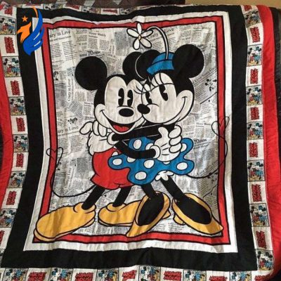 Mickey Mouse Quilt Blanket, Mickey Hugging Minnie Fabric 3D Quilt Blanket - Blanket Home Decor Gift