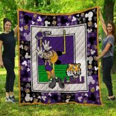 Mickey Ncaa Lsu Tigers Collected Quilt Blanket Ncaa Lsu Tigers Mickey Mouse Quilt Bedding Set Blanket Home Decor Gift 1.jpeg - demo10