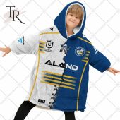Personalized Nrl Parramatta Eels Mix V2 Jersey Oodie Flanket Blanket Hoodie Snuggie 4 Eacnu.jpg - demo10