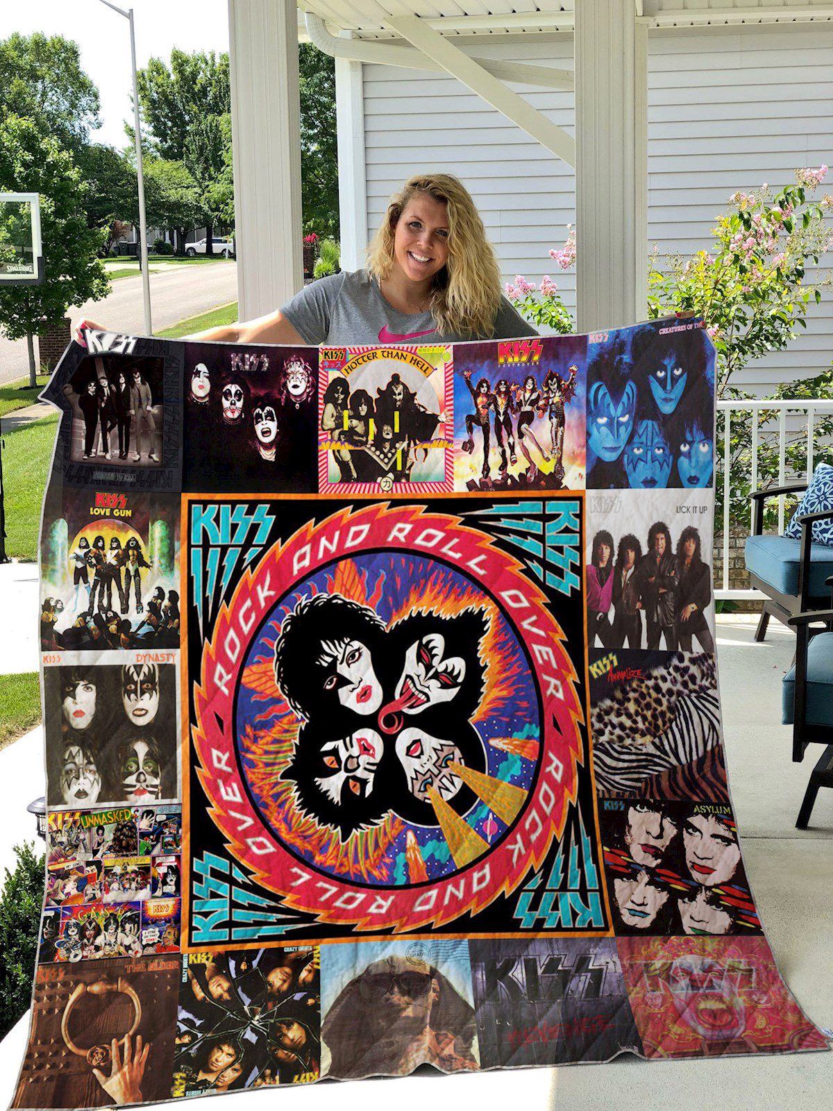 Kiss Quilt Blanket V1 Kiss Quilt Blanket V1