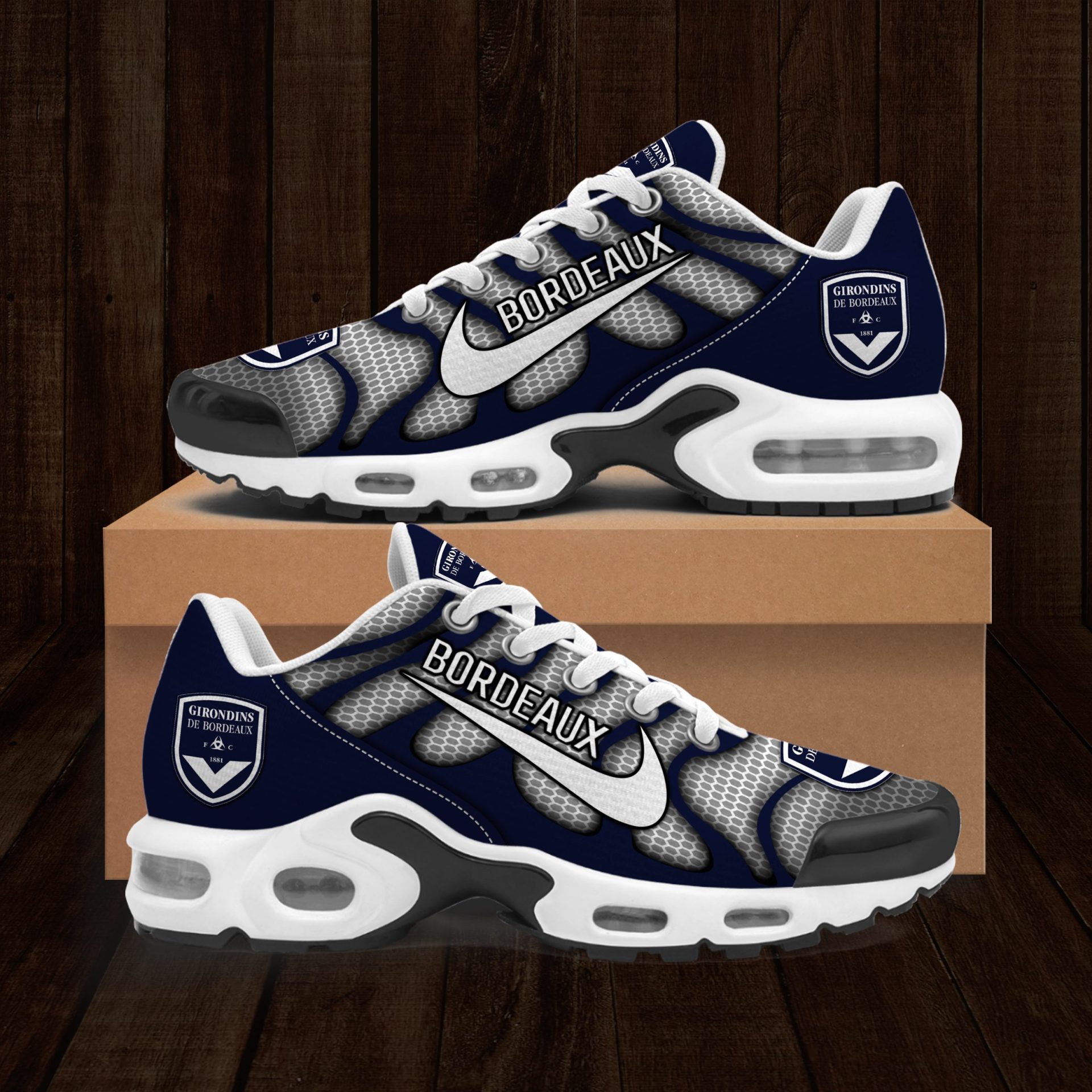 FC Girondins de Bordeaux - Chaussures Air Max Plus Style sportif FC Girondins de Bordeaux - Chaussures Air Max Plus Style sportif