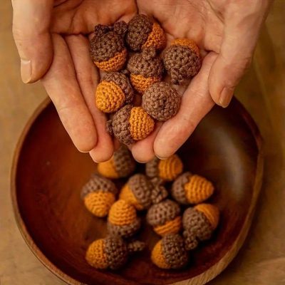 Handmade Crochet Acorn Decor, Mini Knit Acorns, Cute Christmas & Halloween Ornaments Set 5PCS Handmade Crochet Acorn Decor, Mini Knit Acorns, Cute Christmas & Halloween Ornaments Set 5PCS