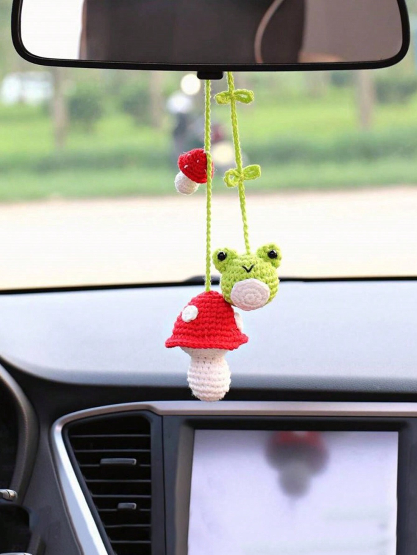 Crochet bee Car Hanging Handmade Mini Knitting Ornament Crochet bee Car Hanging Handmade Mini Knitting Ornament